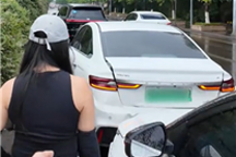 網(wǎng)紅試小鵬智駕飛坡后追尾前車惹爭(zhēng)議 網(wǎng)友：毫無(wú)安全意識(shí)