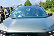 最喜歡開車的車企掌門人找到了