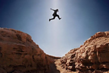 8月汽車零售跌了，但還有一個(gè)好消息丨一句話點(diǎn)評(píng)