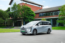 广汽传祺E8+全新MPV上市，23.28万起，享至高3万元购车福利