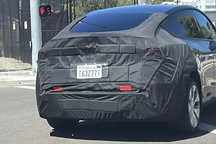 新款特斯拉Model Y近距離諜照，變化細節揭秘，續航突破800km？