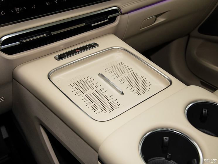 ͼ ͼ 2025 PHEV 