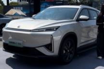 东风风神L7纯电版上市：未来感设计，518km续航，补贴后11.99万起