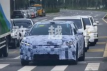 比亞迪漢L最新諜照 新一代漢 造型更優雅動感 車尾有保時捷味兒了