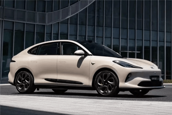 對標保時捷卡宴！全新智己LS6上市48小時大定突破11000臺