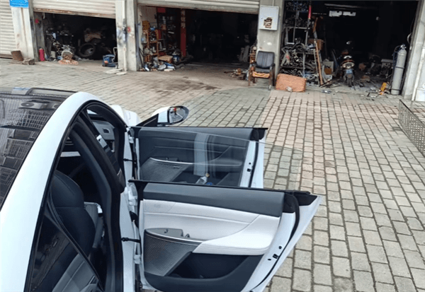 提車一周才發(fā)現(xiàn) 曝奇瑞iCar V23后排坐墊顏色裝錯：車主戲稱絕版