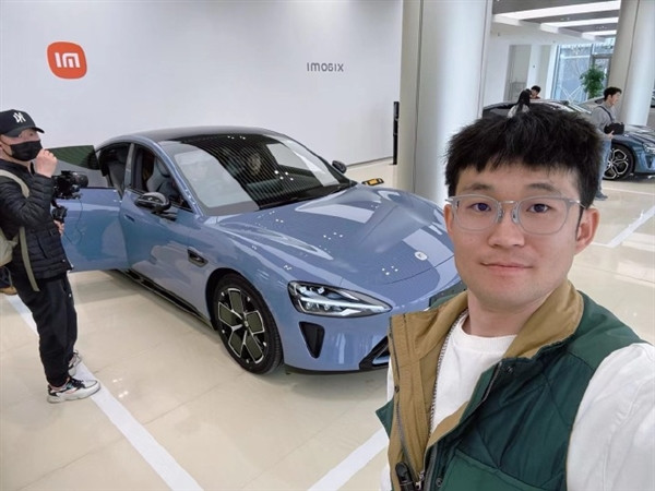 雷軍：小米SU7標(biāo)準(zhǔn)版是很多車型的天花板！