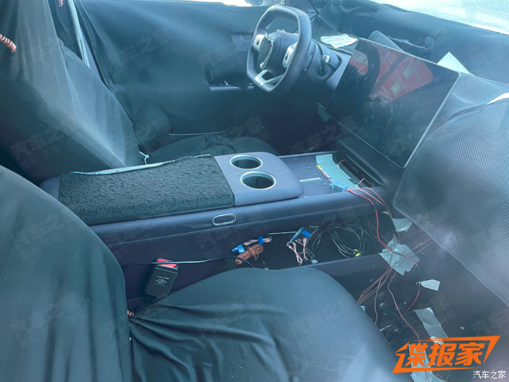 阿維塔06內飾曝光：2025年上市，純電增程雙版本，科技感拉滿