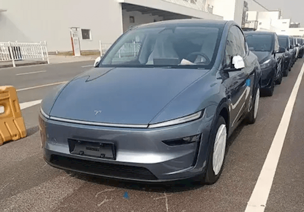 選裝8000元！特斯拉Model Y煥新版冰河藍實車曝光