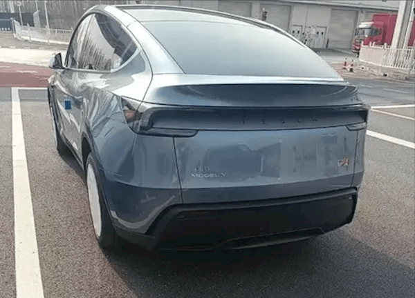 選裝8000元！特斯拉Model Y煥新版冰河藍實車曝光