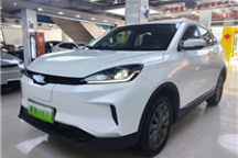威馬電動(dòng)車(chē)加裝柴油取暖器開(kāi)著冒煙了：非法改裝 車(chē)輛被扣