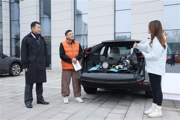 國(guó)內(nèi)首款SUV、皮卡合體車(chē)！車(chē)主：長(zhǎng)安啟源E07一車(chē)能抵三車(chē)用