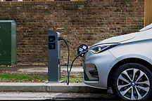 英国电信放弃“信号机柜改车充桩”计划，仅完成1/60000