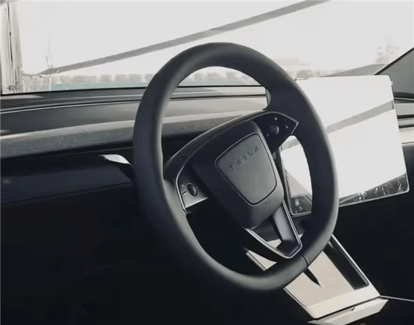 新款特斯拉Model Y量產(chǎn)版實(shí)車曝光：轉(zhuǎn)向燈撥桿重新回歸