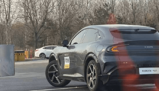 或6月上市 小米YU7實(shí)車圖再次曝光