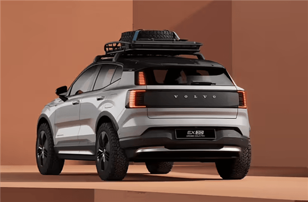 沃爾沃EX30 Cross Country將于2月10日首發(fā)亮相：定位小型純電硬派SUV