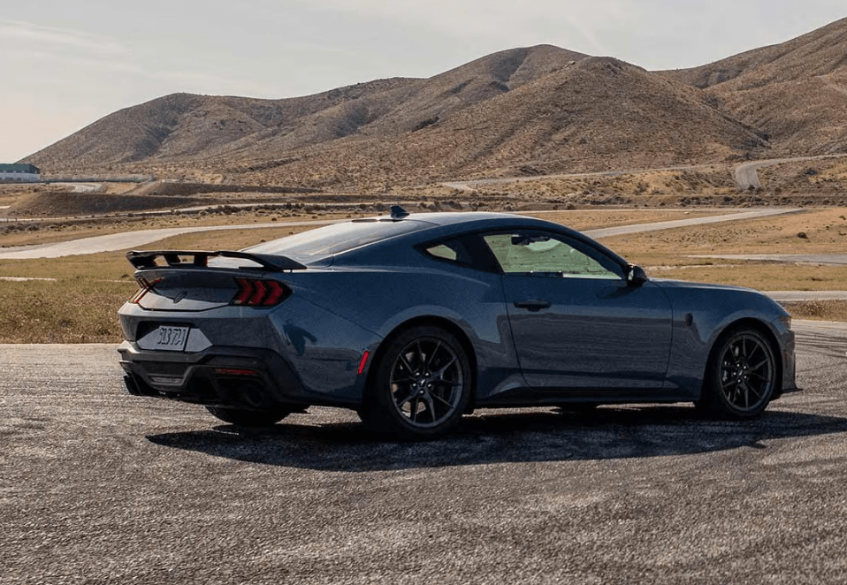 福特因发动机舱加热器存起火风险 在美加召回超45万辆汽车