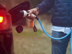 優(yōu)步推Uber Electric計(jì)劃：換電動(dòng)汽車最高補(bǔ)貼5000美元