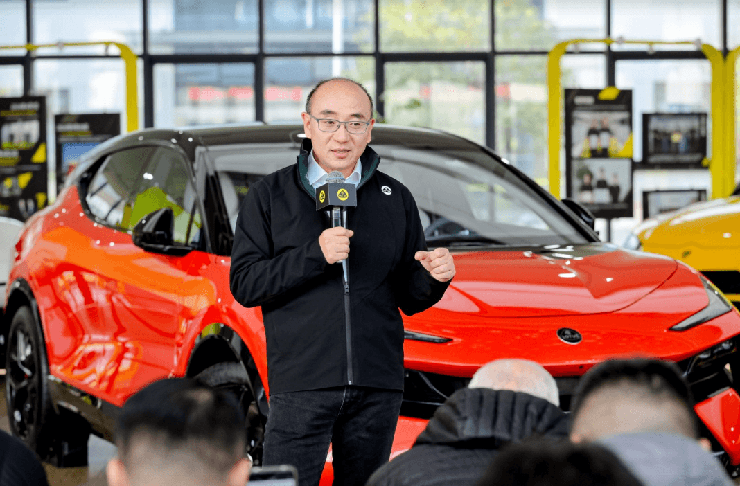 蓮花For Me亮相：在“大六座”主流的對面，為駕駛者劃出“對角線”