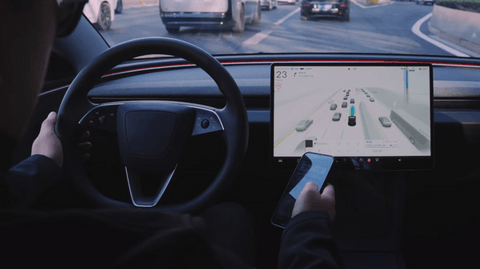 半年内小鹏智驾追齐特斯拉？何小鹏再立Flag