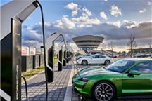 中國富豪不愛買了！保時捷確認關停所有自建充電站