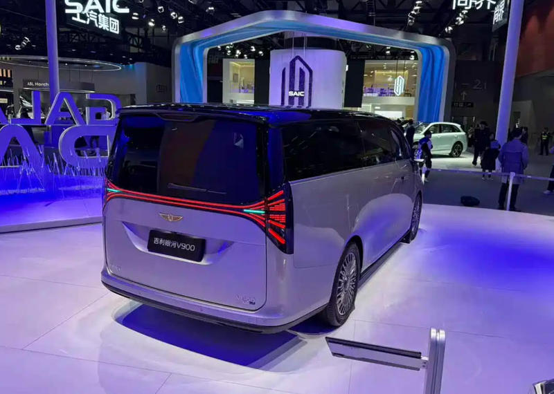 宜商又宜家？提供6/7/8座可選 吉利銀河V900開啟預(yù)訂-圖4