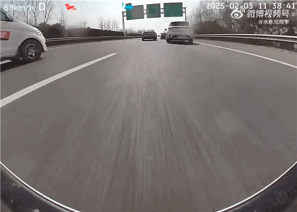 蔚來高速上緊急變道躲避追尾 車主：AES就我一命