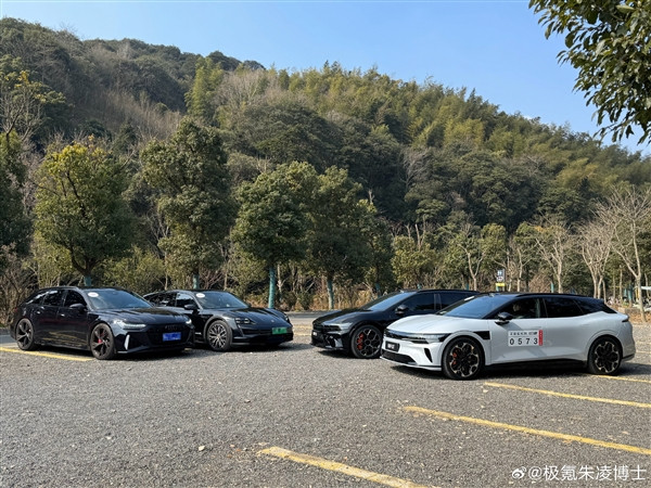 或售20萬 極氪007GT實車曝光：后備廂暗藏玄機(jī)