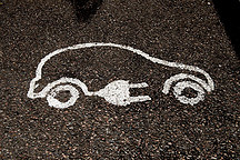 新能源汽车产业成长烦恼与机遇并存