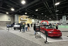 “温哥华车展禁止特斯拉参展，抗议风波引发安全担忧”