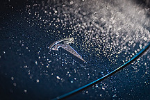 特斯拉大规模召回赛博卡车：不锈钢面板脱落风险增加撞车几率