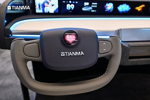 CES 2026：天马首发新一代智能座舱解决方案，挑战驾驶视觉极限