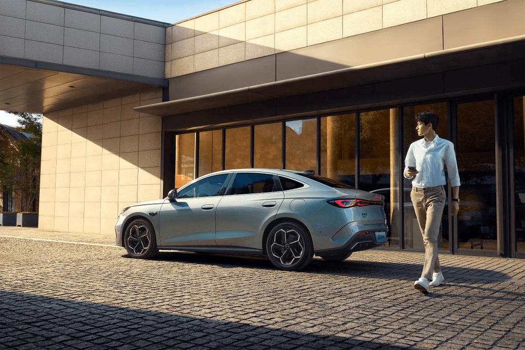 售價8.98萬元起，比亞迪2026款海豹05DM-i、海豹06DM-i超享版加推長續(xù)航版本