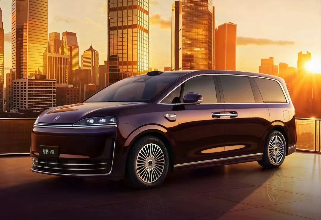 鴻蒙智行“下場(chǎng)”，首款MPV殺入50萬(wàn)級(jí)