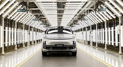 新势力，相继迈入“百万俱乐部”