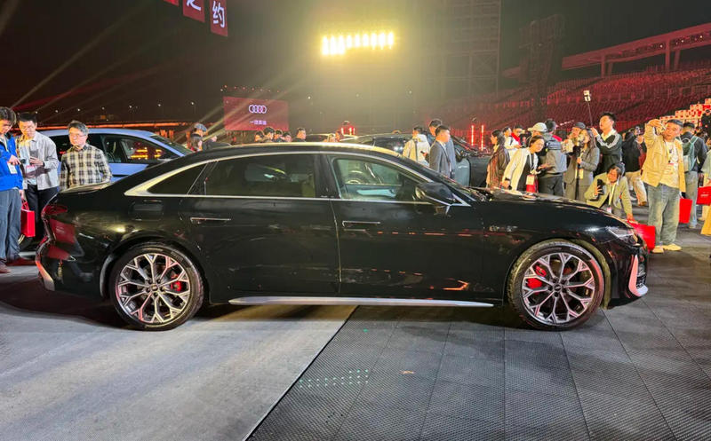這顏值你能接受嗎？全新奧迪A6L首發(fā)亮相 搭載華為乾崑智駕-圖2