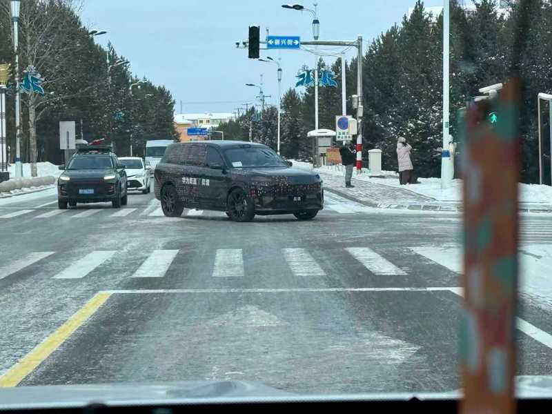 乾崑智駕+鴻蒙座艙 奕境全尺寸SUV路試諜照曝光 將于北京車展亮相-圖2