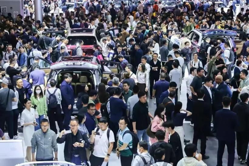 2025，“蔚小理零”逃离斩杀线