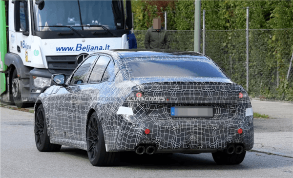 2028款宝马M3大改:轻混动力上线 手动变速箱成历史