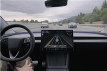 美国特斯拉保费减半：前提是让FSD开