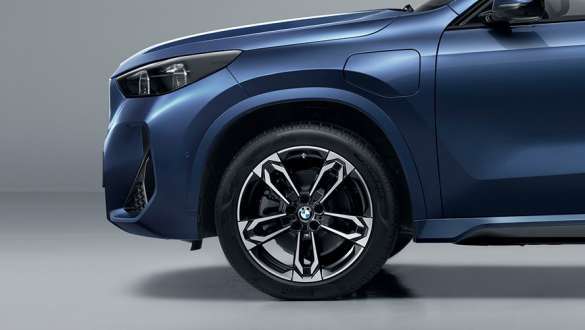 16万元，刚改款上市的宝马纯电，竟然直接打折售卖？