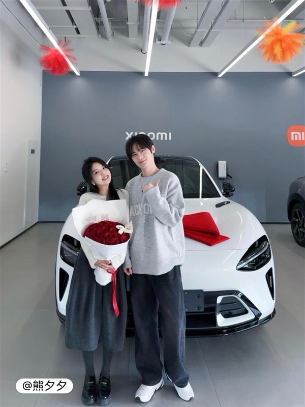 雷軍：聽取網(wǎng)友建議 小米汽車官微每周發(fā)車主提車美照