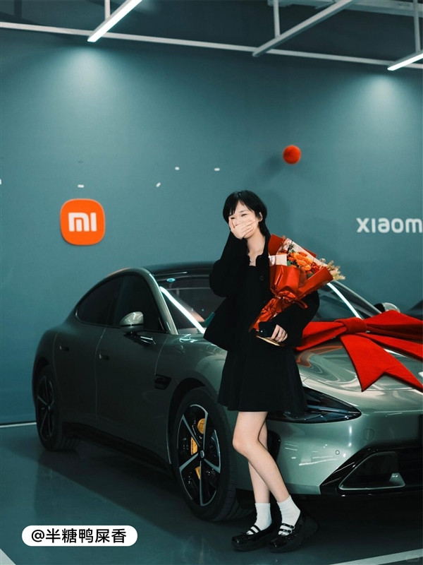 雷軍：聽取網(wǎng)友建議 小米汽車官微每周發(fā)車主提車美照