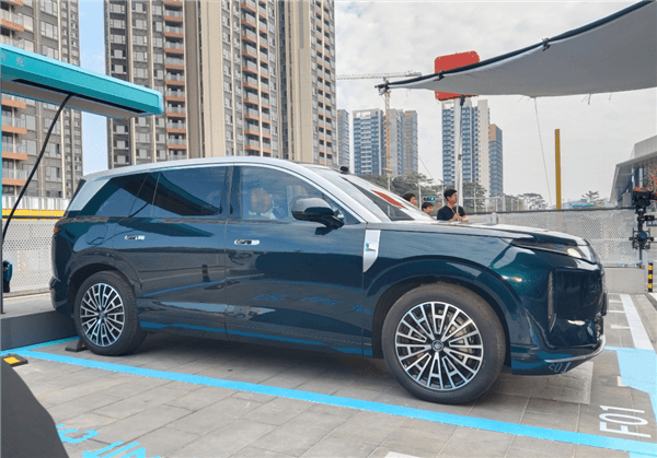 比亞迪大唐無偽實車曝光:車長超5米 零百加速4.9秒