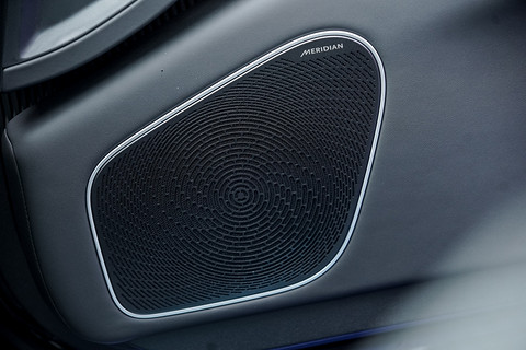 阿维塔科技向英国之宝交付12台新车