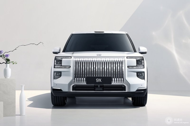 极氪9X持续拿下50万级SUV销冠 全新性能旗舰8X起售价45万