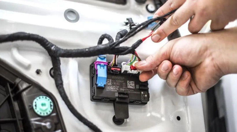 李斌、雷軍“吹哨”，芯片危機又來了