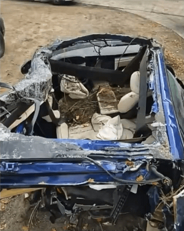 一辆特斯拉Model S Plaid时速285km发生车祸:车内人员幸存