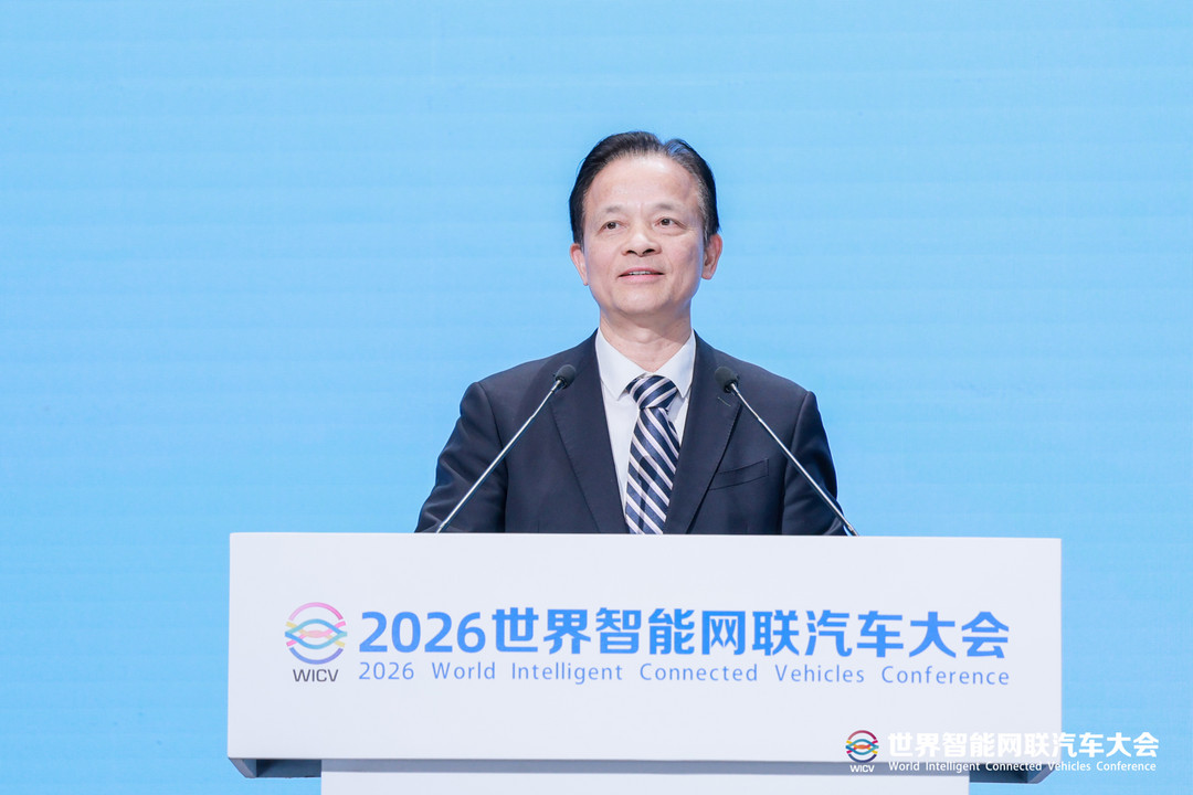 仿真效率提200倍！钟志华：AI 造车，先别焦虑