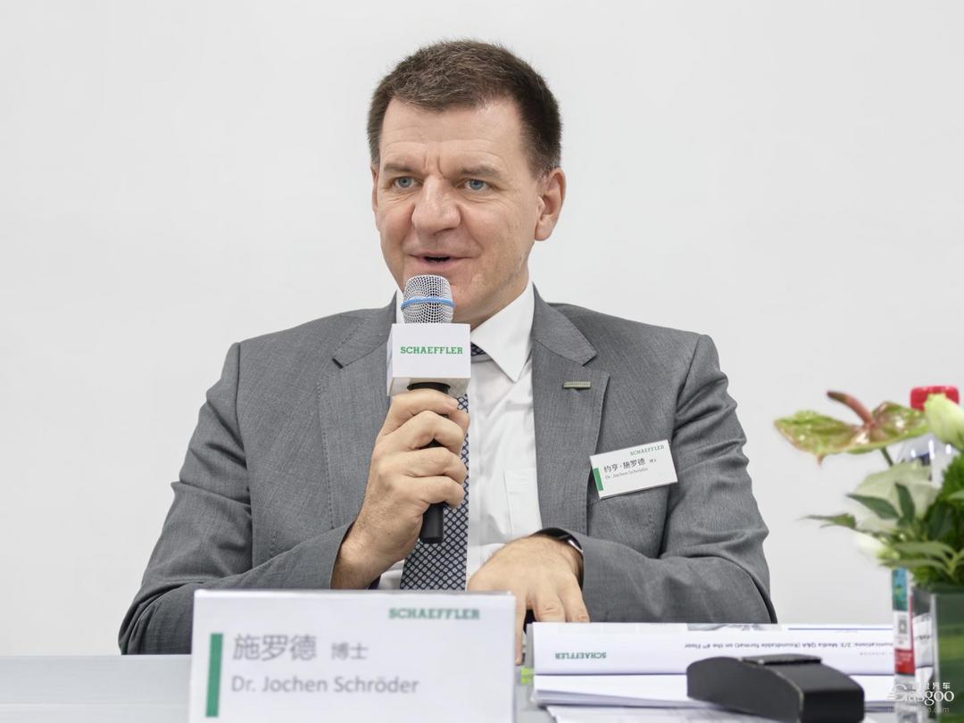 让机器人造机器人零件，舍弗勒在下一盘什么棋？